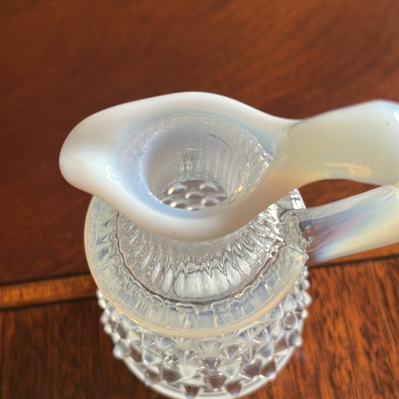 Fenton French opalescent hobnail cruet - Picture 4 of 6